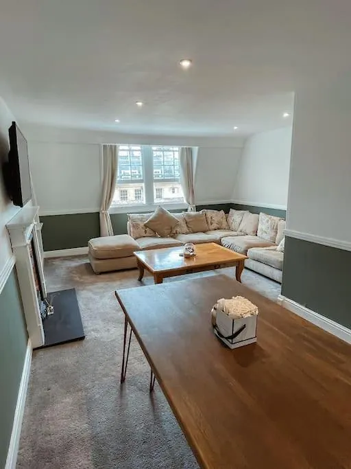 The Great Pulteney Penthouse, Bath City Centre